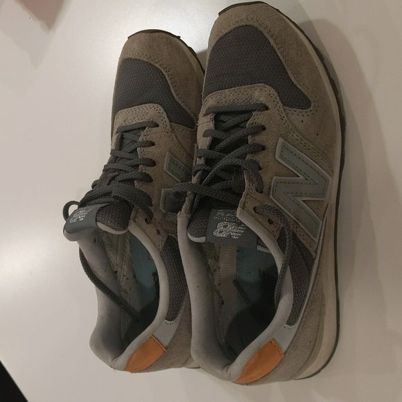 New balance sneakers - Picture 4 of 5